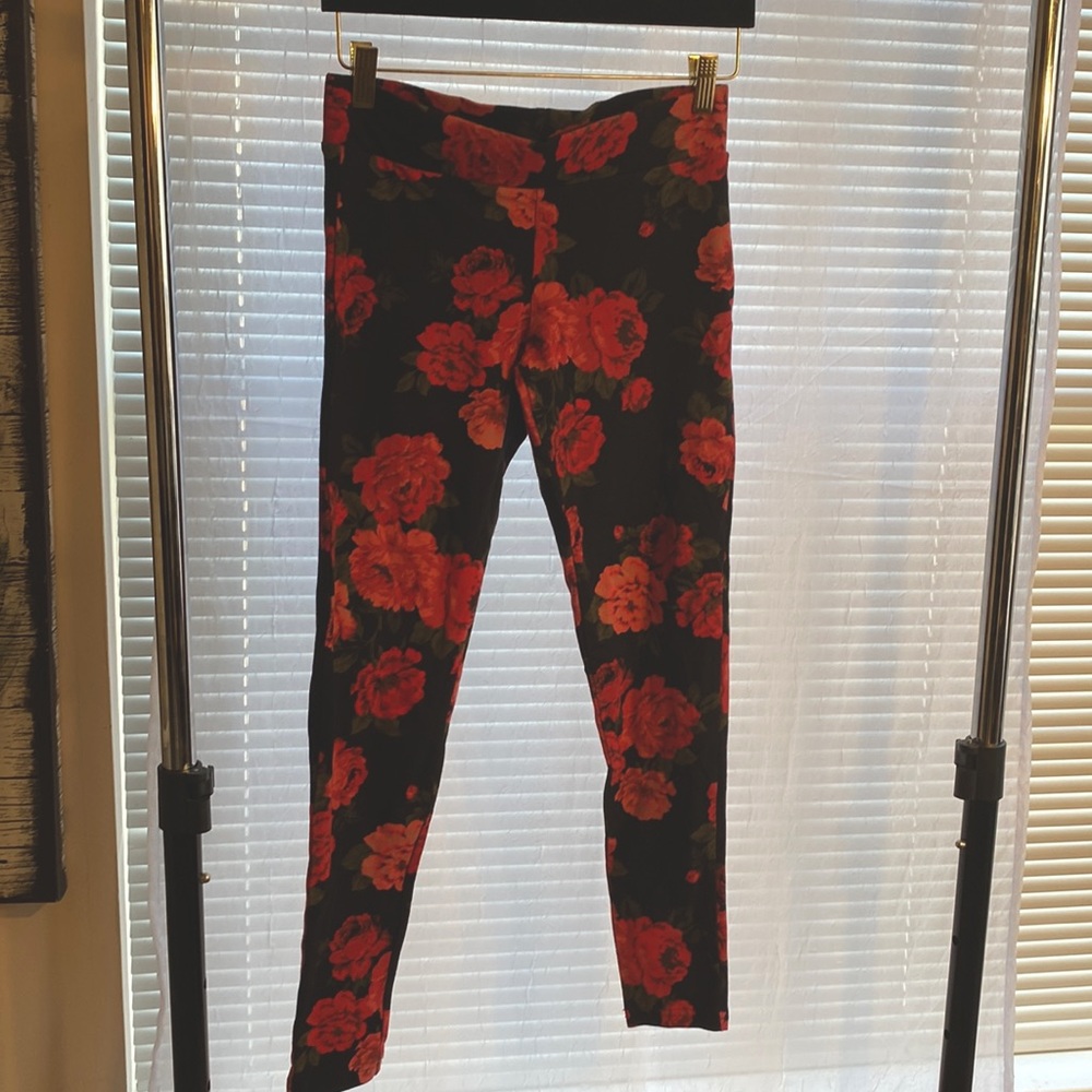 TORRID LEGGINGS ROSE FLORAL PRINT - Picture 4 of 6